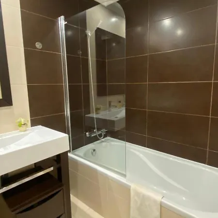 Privatunterkunft In Close To Airport