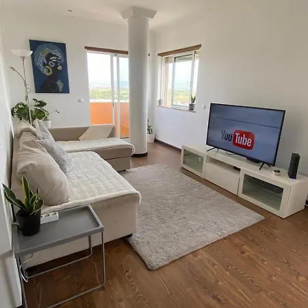 Privatunterkunft In Close To Airport *